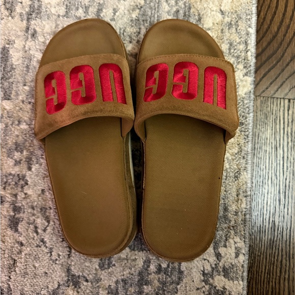 UGG Laton Slide Thick Sole Slippers WOMEN'S size 7 - Picture 1 of 9